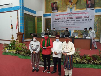 KPU Pelalawan Tetapkan Zukri-Nasarudin Bupati dan Wakil Bupati Pelalawan Terpilih